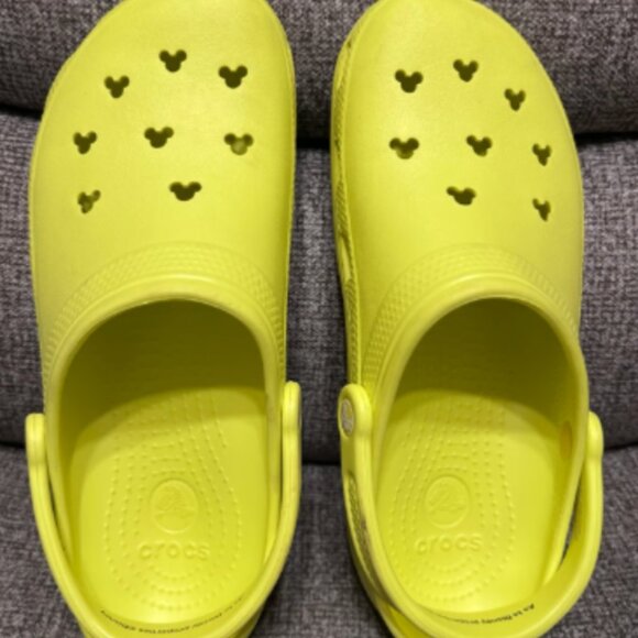 Disney Mickey Mouse Crocs w/ Mickey Shape Holes Adult Size 9 Mens 11 Womens - Picture 1 of 3